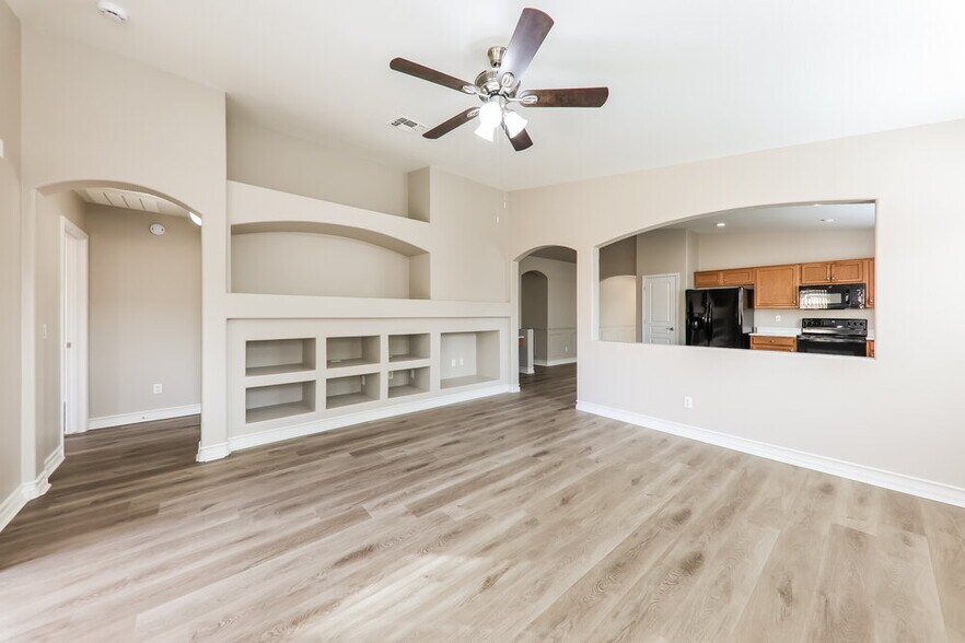 Building Photo - 14258 W Corrine Dr