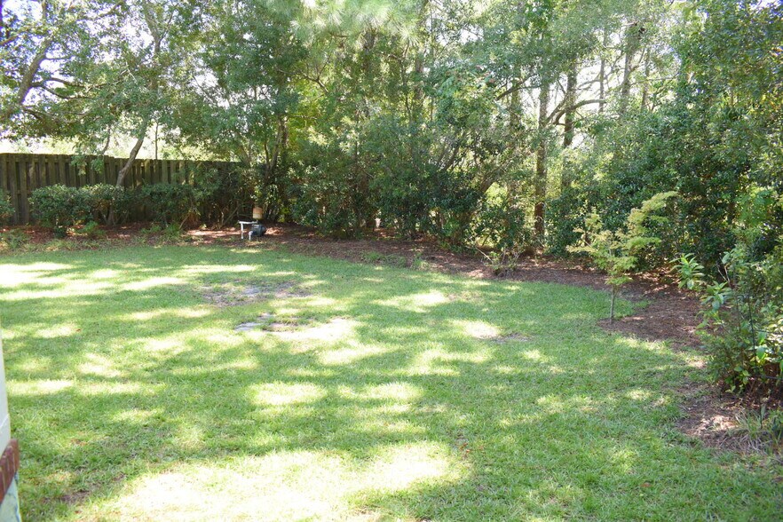 Building Photo - 7002 Hallstead Ct