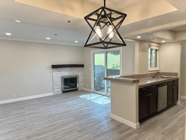 Building Photo - 2 bedroom 2 Bathroom Condo in Park City