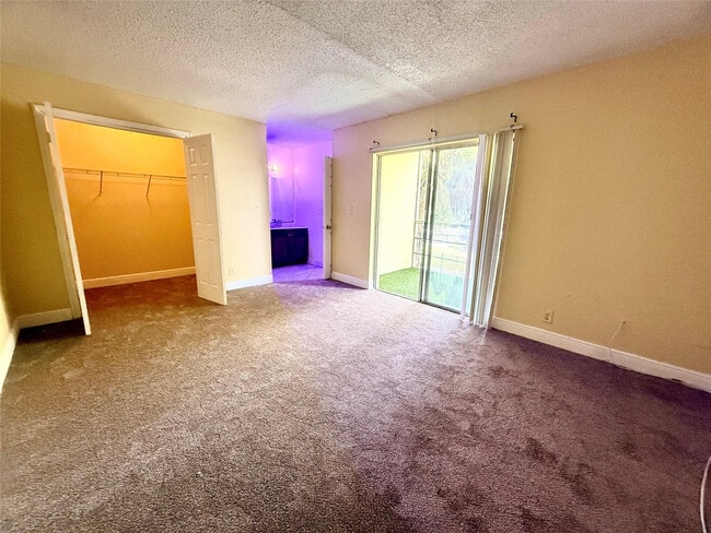 Building Photo - 2625 NW 60th Way