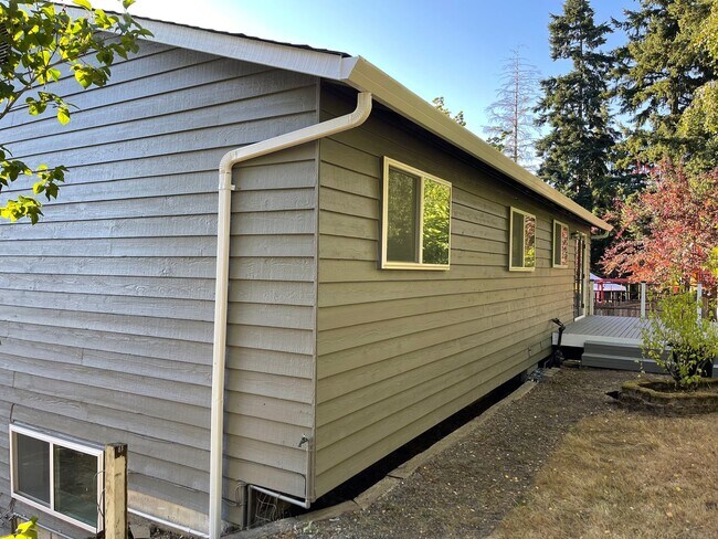 Building Photo - 505 74th St SW
