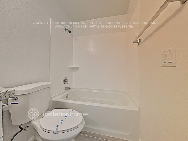 Building Photo - 16097 W Kendall St