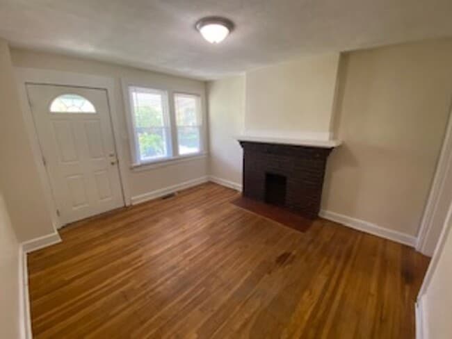 Building Photo - 2535 Deming Ave