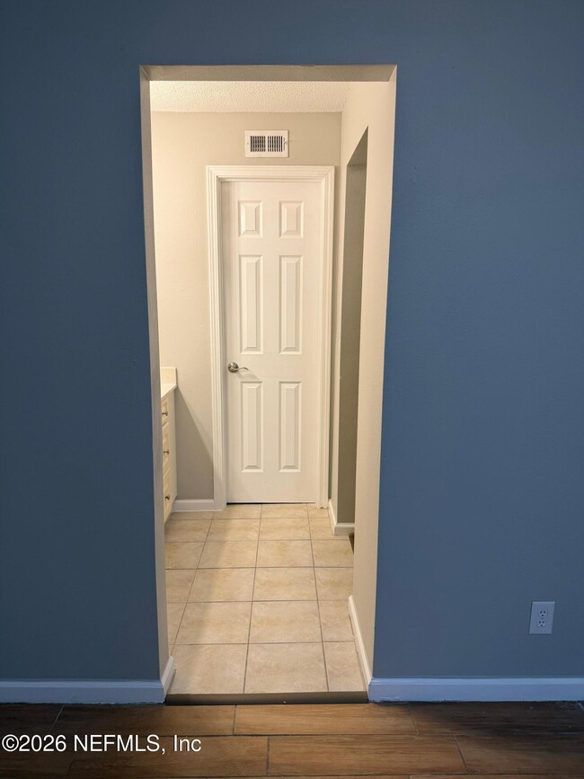 Building Photo - 3864 La Mirada Dr N