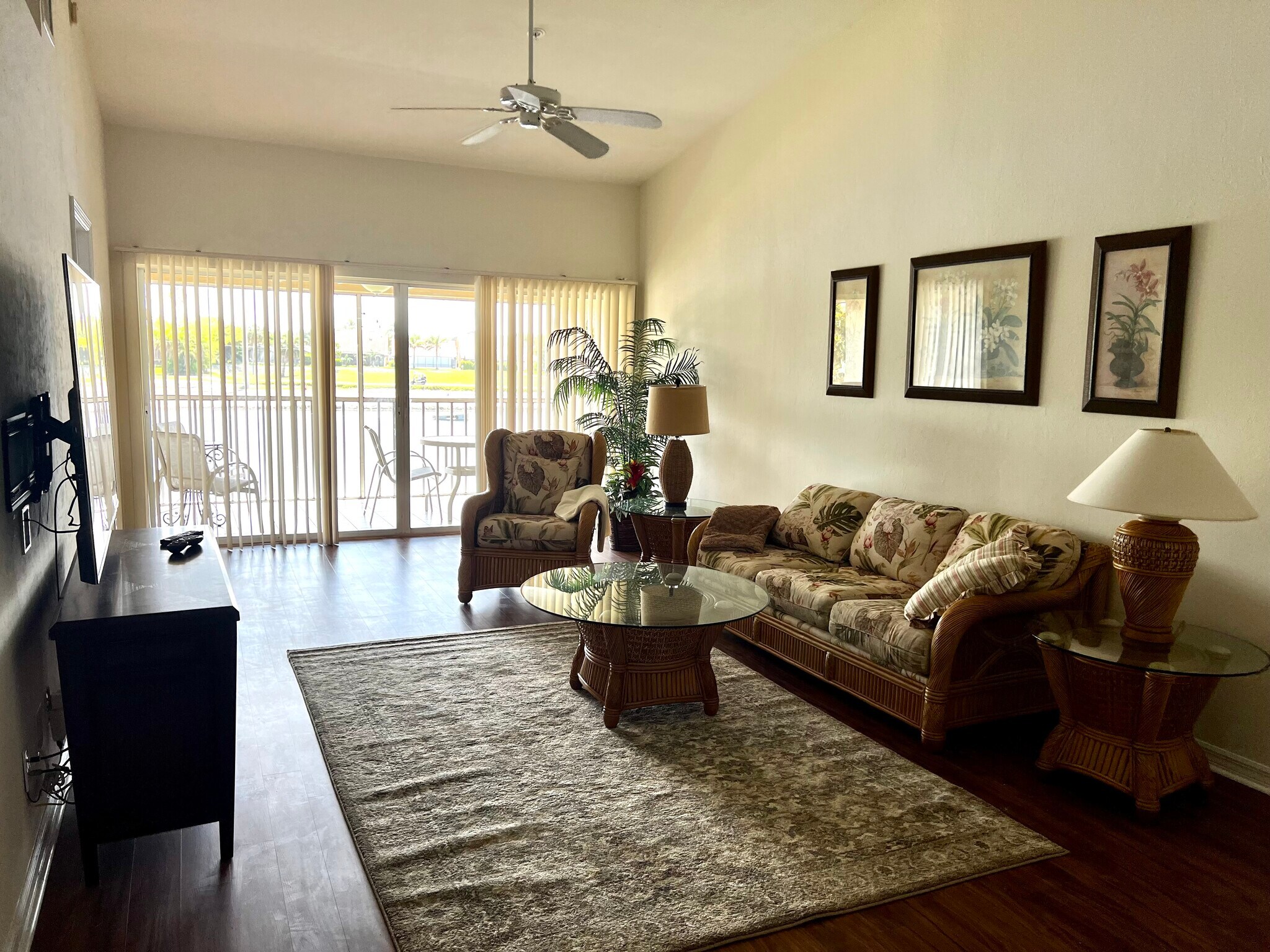Living room - 9850 Costa Mesa Ln