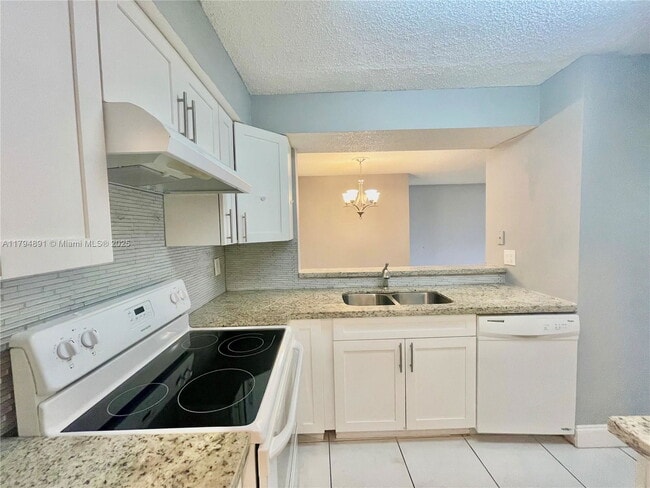 Building Photo - 1231 SW 46th Ave