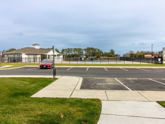 Building Photo - Gorgeous first floor - 2 bed 2 bath YEAR ROUND condo - Residence at Rehoboth Bay