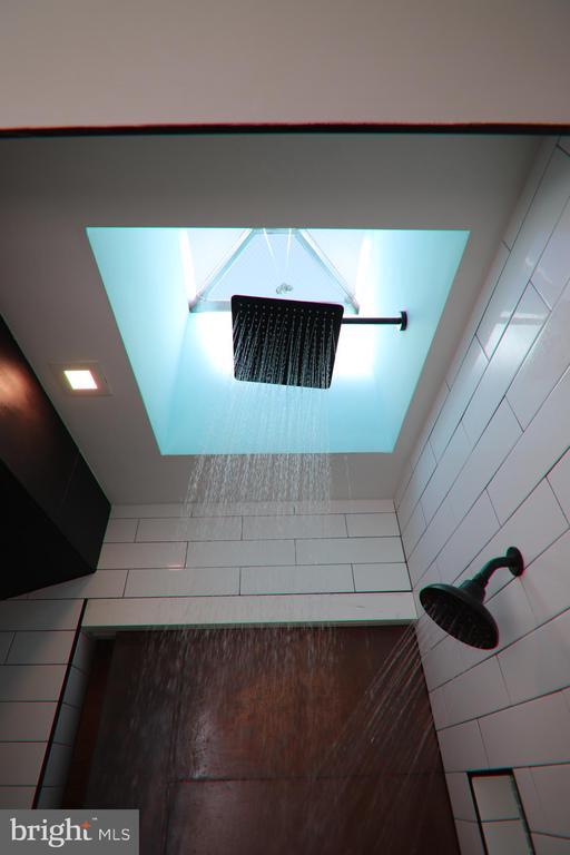 Building Photo - 1223 Haubert St