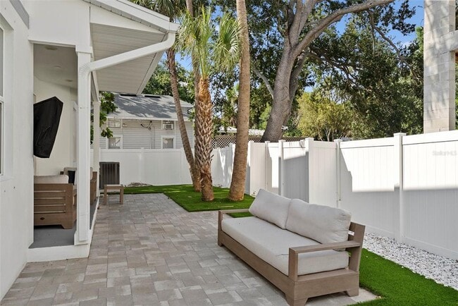 Building Photo - 5834 S MacDill Ave