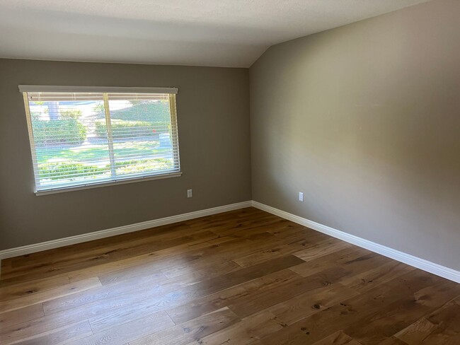 Building Photo - Oaks North Townhome with Views