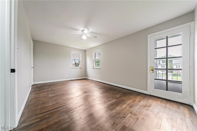 Building Photo - 3837 Mayfield Rd