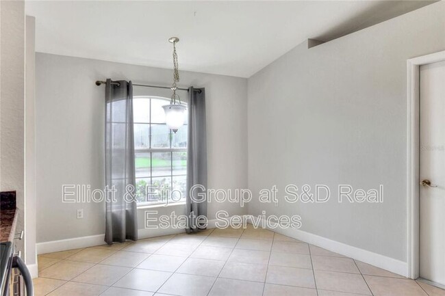 Building Photo - 6562 Evergreen Park Dr