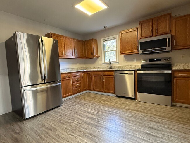 Building Photo - 8317 Summerglen Cir
