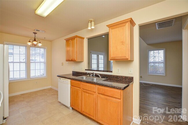 Building Photo - 8415 Spirea Ct
