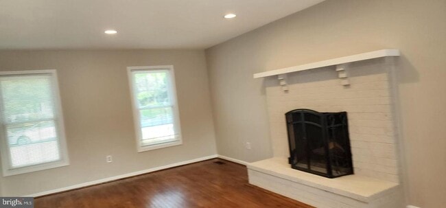 Building Photo - 3145 Elmmede Rd