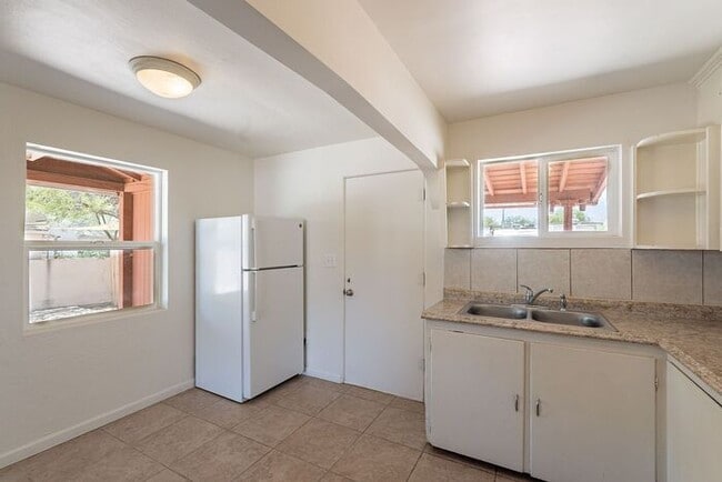 Building Photo - Desert Light & Outdoor Living – Tucson 2 B...