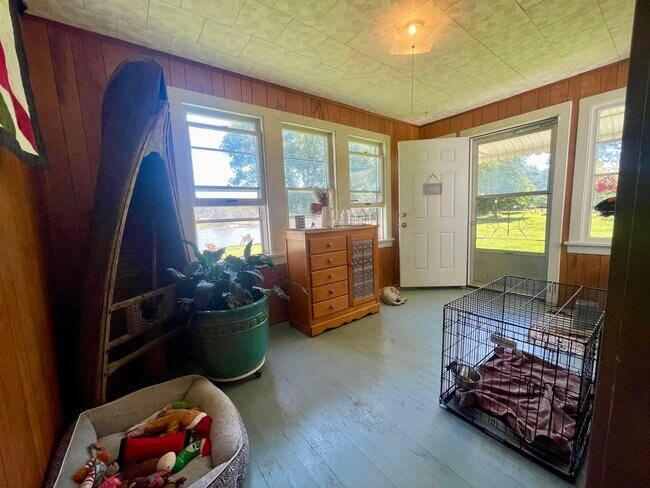 Building Photo - 7087 Bergstrom Dr