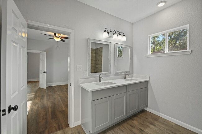 Building Photo - 17507 Wild Oak Dr