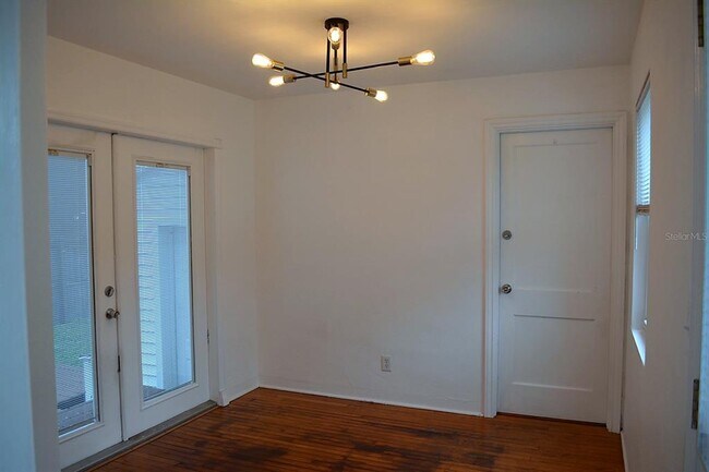 Building Photo - 1401 34th Ave N