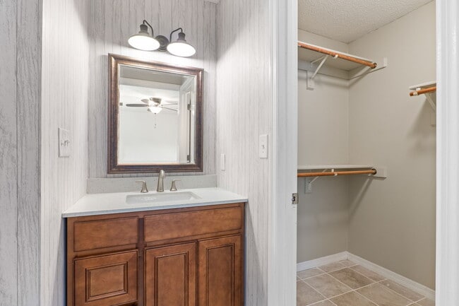 Building Photo - 801 Young Ave NW