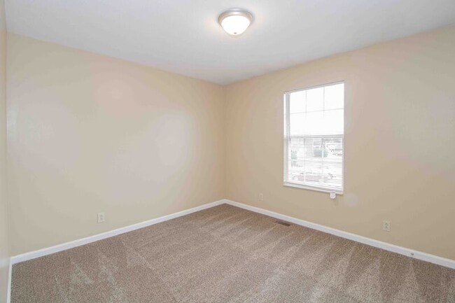 Building Photo - 363 Peabody Dr