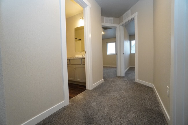 Building Photo - 6113 N Colosseum Ave