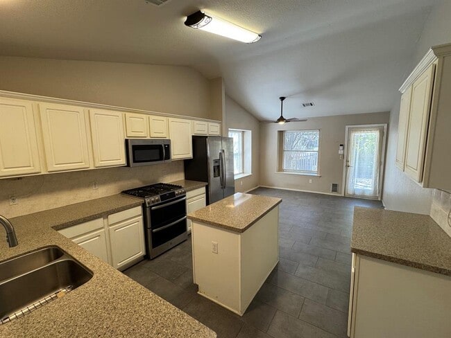 Building Photo - 5733 Hartson