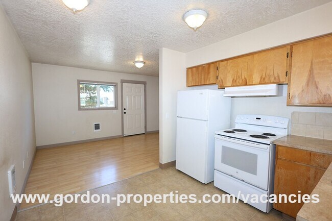 Building Photo - SE Arista Dr - 1 bedroom apartment in the ...