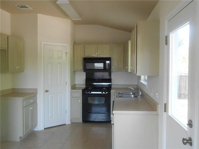 Building Photo - 2721 Breezy Point Cove