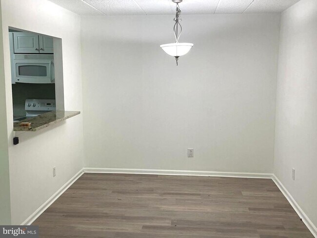 Building Photo - 62 Le Forge Ct