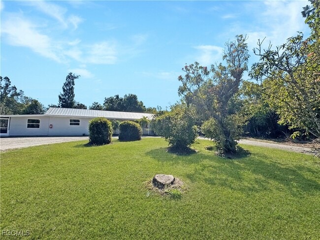 Building Photo - 15206 Stringfellow Rd