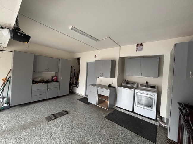 Building Photo - 22832 Banyan Pl