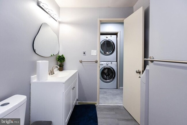 Building Photo - 3319 Huntley Sq Dr