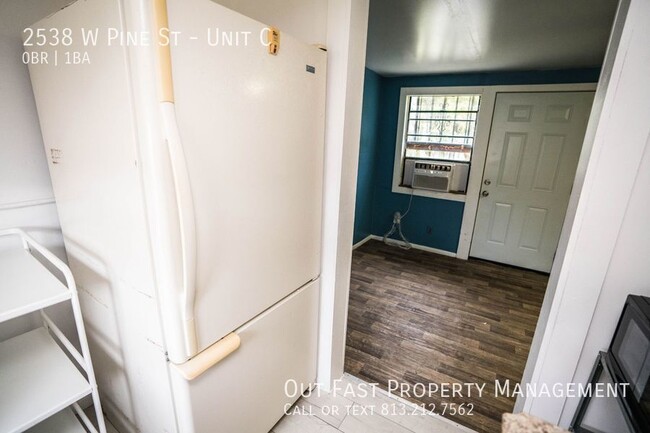 Building Photo - Private 1-Bedroom Studio Near Downtown Tam...