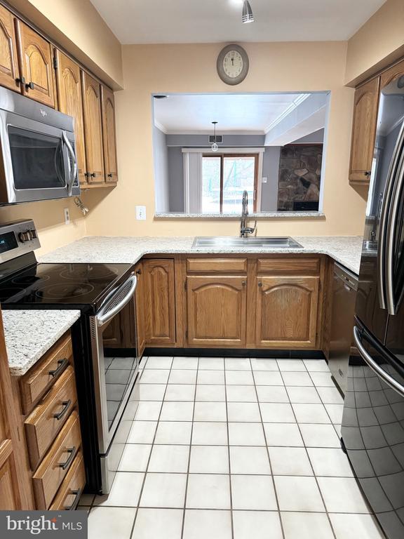 Building Photo - 101 Sarahs Ln