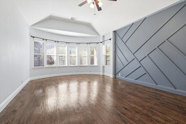 Building Photo - 2324 Lynbridge Dr