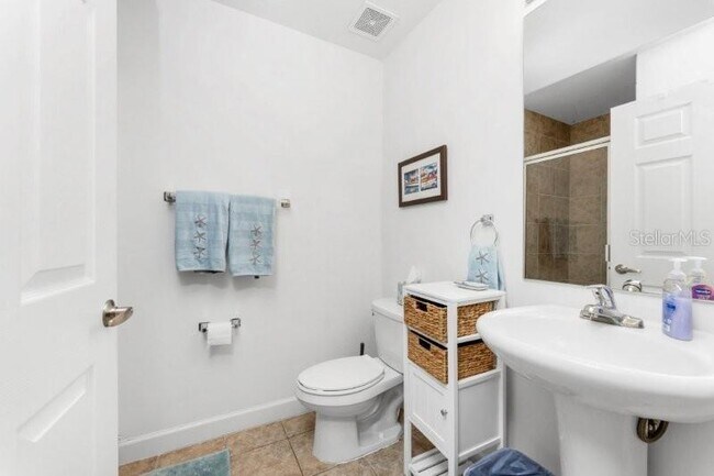 Building Photo - 2001 Bal Harbor Blvd