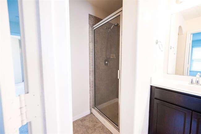 Building Photo - 6038 Wesley Manor Ct