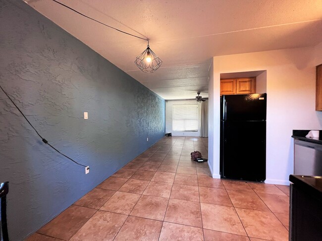 Building Photo - ***MOVE IN SPECIAL**Prime Location in Scot...
