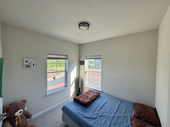 Building Photo - 414 Matlock Ln