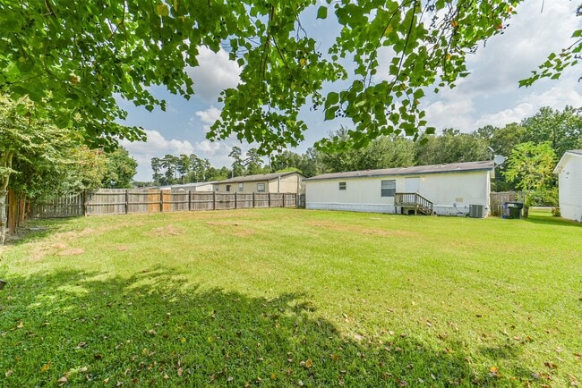 Building Photo - 33205 Wedgewood Dr