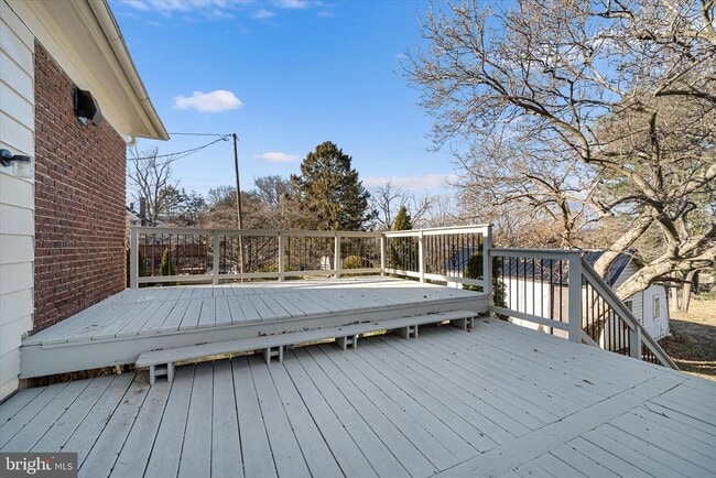 Building Photo - 311 W Main St