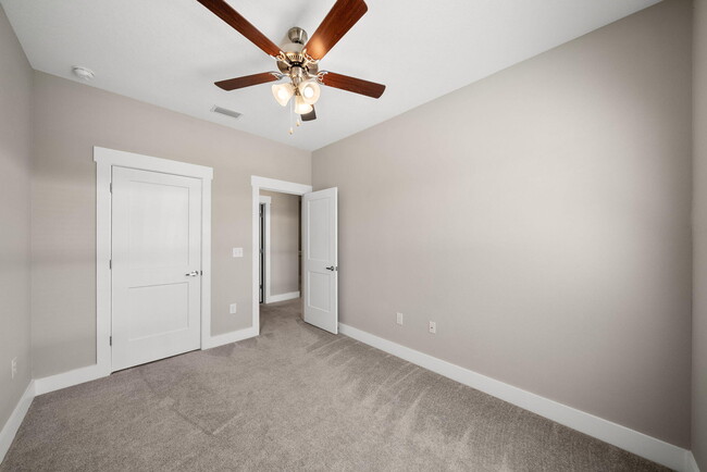 Building Photo - 222 N Sand Palm Rd