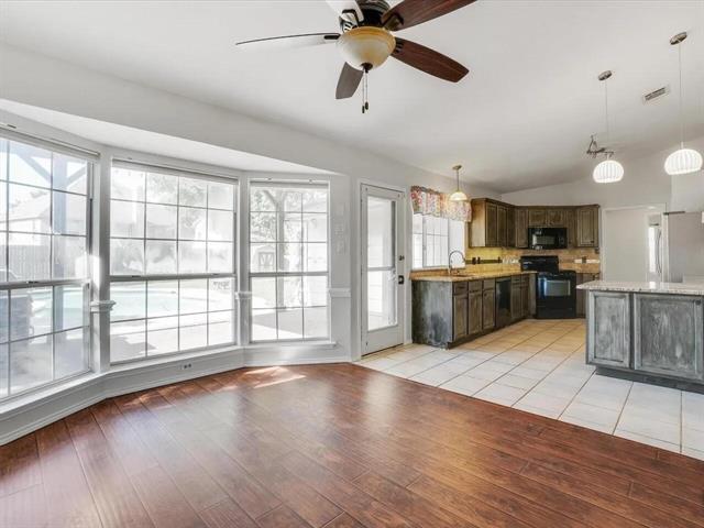 Building Photo - 521 Chasewood Dr