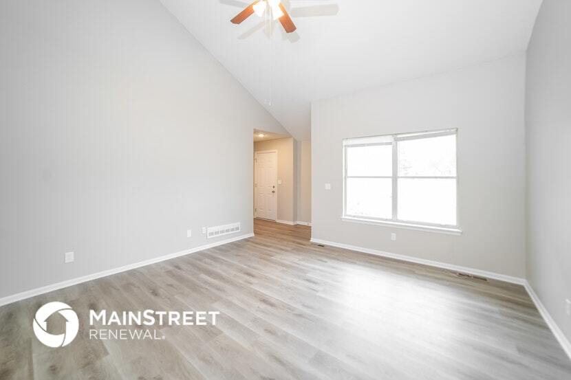 Building Photo - 1016 NE Queens Ct