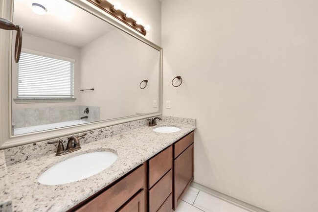Building Photo - 2407 Argos Dr