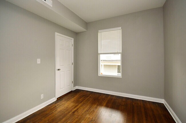 Building Photo - 3743 W Armitage Ave