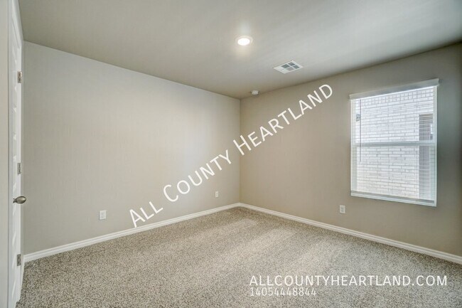 Building Photo - 10512 NW 26th St