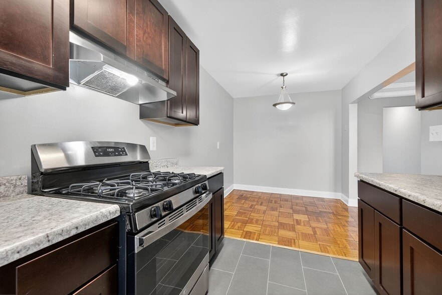 Building Photo - Chillum Manor Apartments