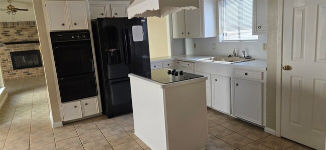 Building Photo - 2207 St James Ct